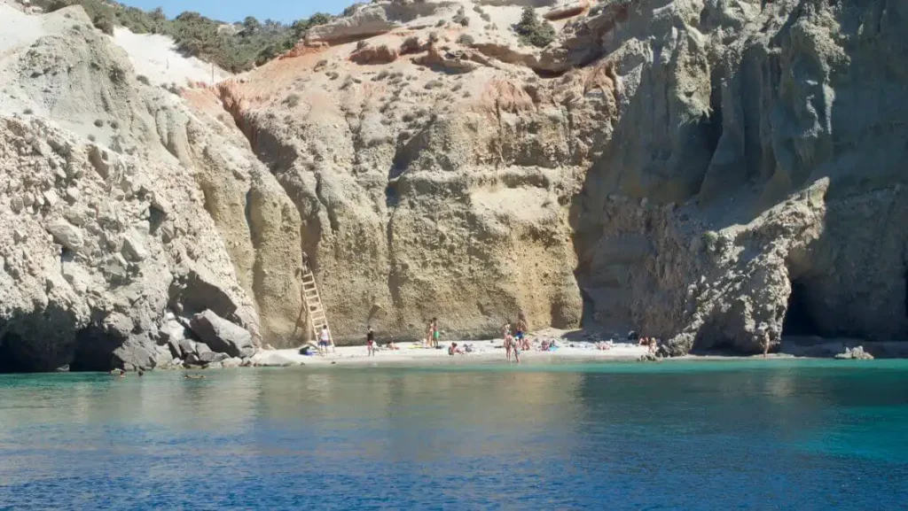 Tsigrado strand på Milos